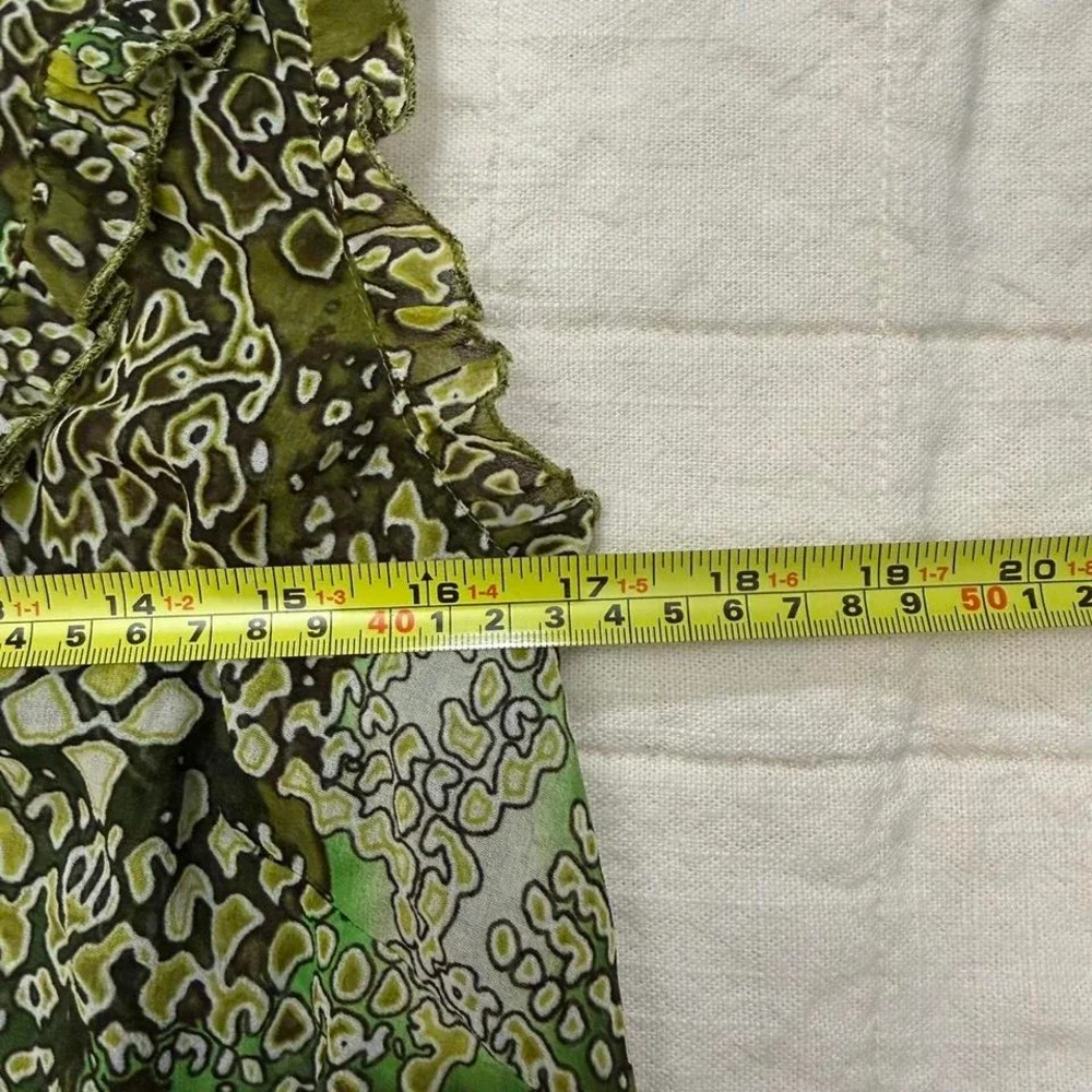 Green Ruffle Mock Neck Sleeveless Top –‎ Size S